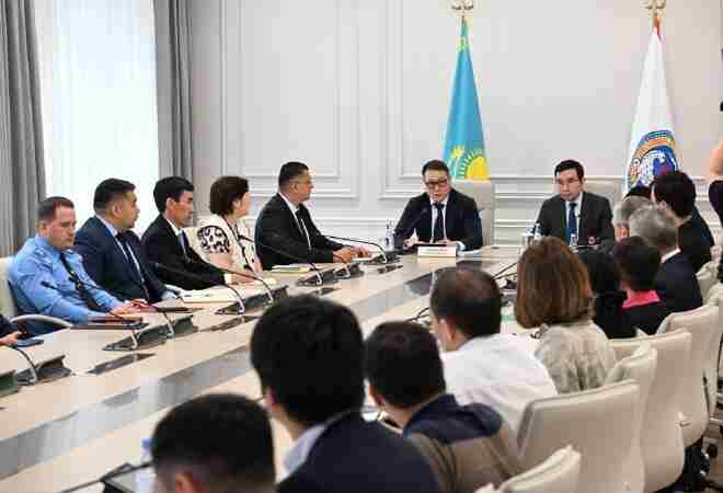 Алматыдағы базарлар жаңартылуда: министр кәсіпкерлермен кездесті