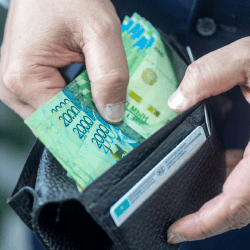 Долги по зарплате в 1,2 млрд тенге выплатили работникам в Казахстане