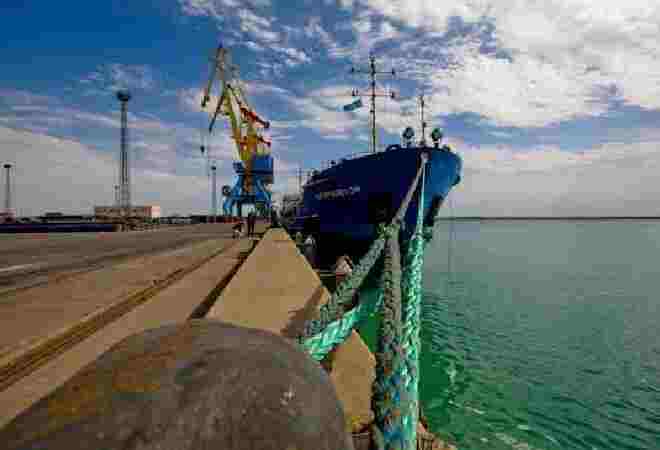 КТЖ временно приостановила прием экспортного зерна в порту Актау