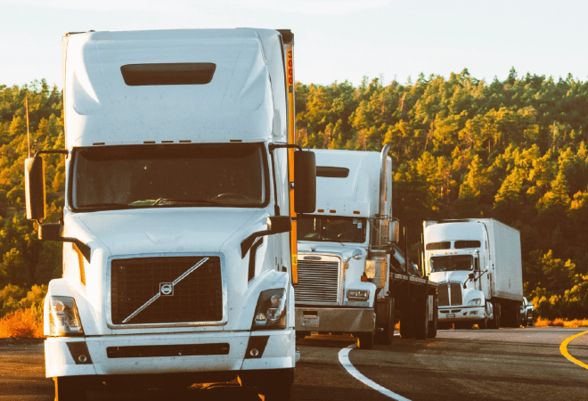 Казахстанских дальнобойщиков освободили от миграционных ограничений в России