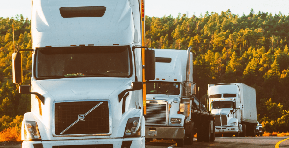 Казахстанских дальнобойщиков освободили от миграционных ограничений в России