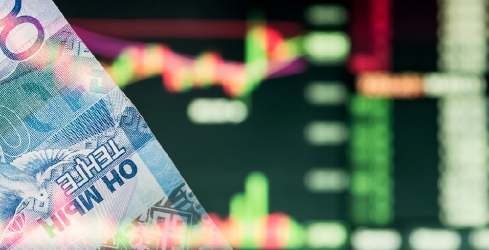 Тенге упал к доллару на 4,6%, Нацбанк обещает держаться гибкого курсообразования