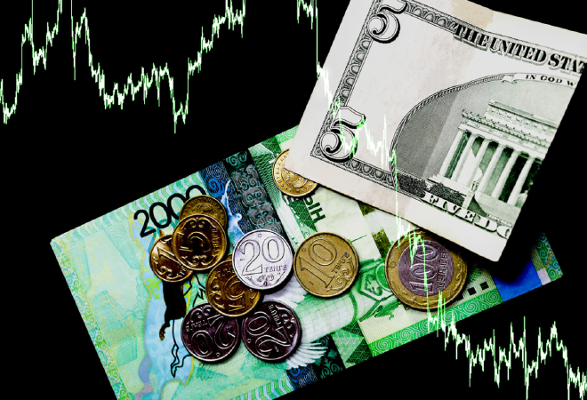 Как инфляция отразилась на курсе тенге к доллару — ответ KASE
