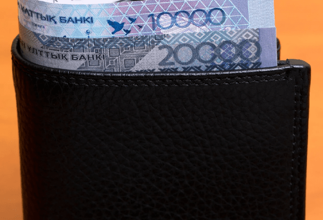 Повысить минимальную зарплату в Казахстане до 110 тысяч тенге предлагают депутаты