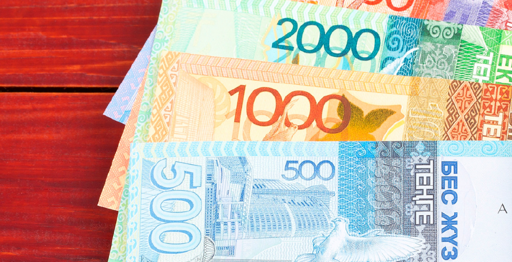 Около 700 млрд тенге выплачено пособий по рождению и уходу за ребенком