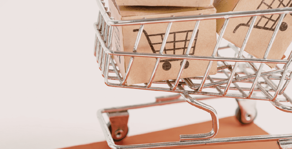 Казахстан вдвое сократил импорт китайской одежды за 9 месяцев