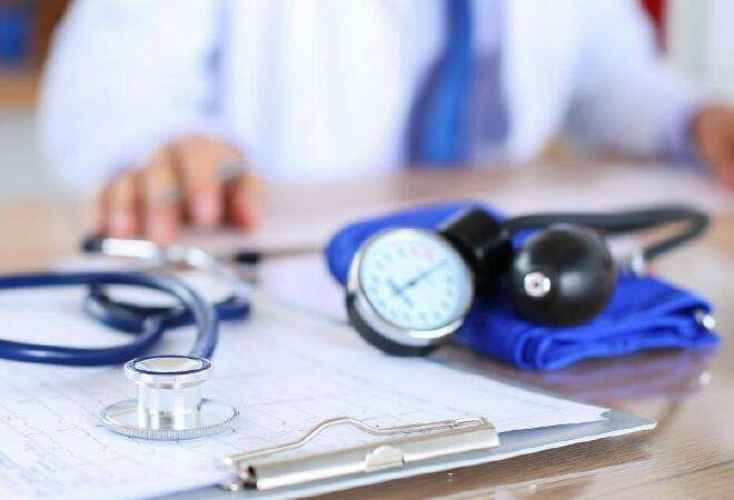 Казахстанцы могут получать услуги в частных клиниках по ОСМС &mdash; разъяснение фонда