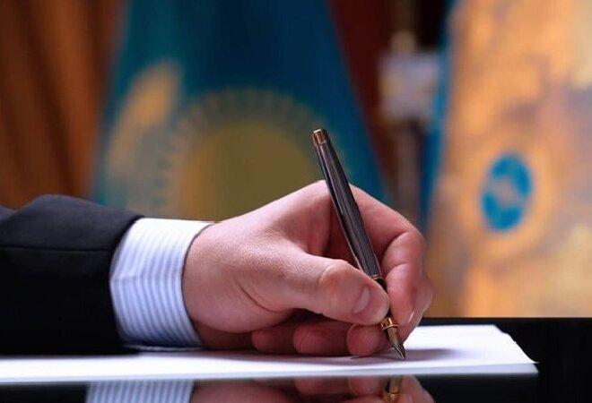 Президент банк және қаржы нарығын реттеу туралы екі заңға қол қойды 