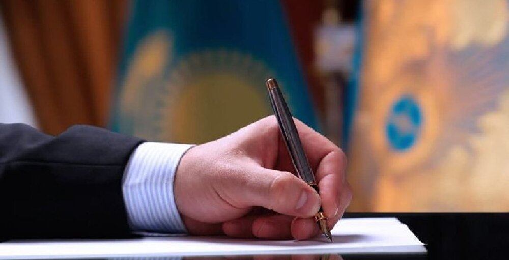 Президент банк және қаржы нарығын реттеу туралы екі заңға қол қойды 