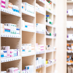 Дәрілік заттарды тіркеу мерзімі 2 есе қысқарады — заң жобасы