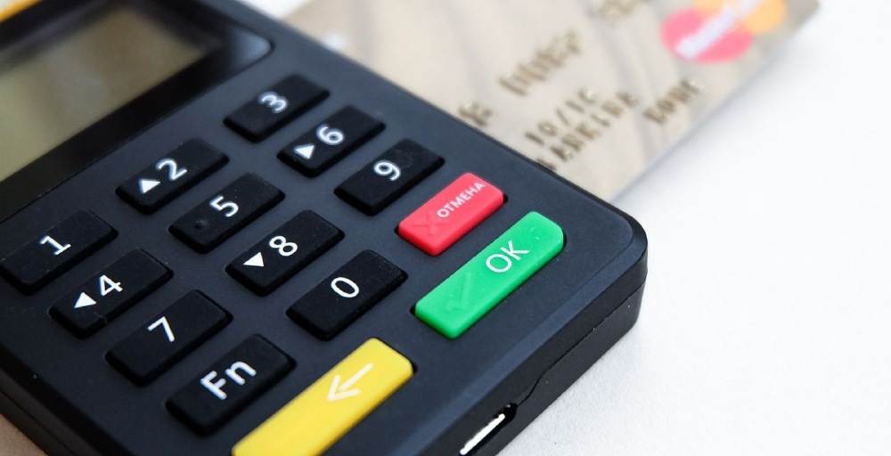 Обьем безналичных операций  вырос до 85%, но теневая экономика не исчезла