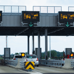 Правила оплаты на платных дорогах смягчили в Казахстане