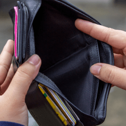 За чертой бедности: сколько казахстанцев выживают на 32 тыс тенге в месяц