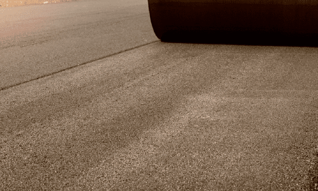 Казахстан увеличивает закупки сырья из России перед началом сезона стройки дорог