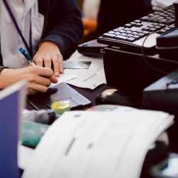 Почему кредиты не стали дешевле после снижения предельных ставок - эксперт