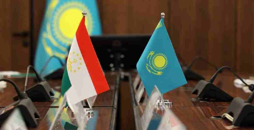 Қазақстан мен Тәжікстан әскери және экономикалық ынтымақтастықты кеңейтеді 