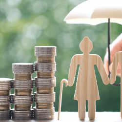 Минтруда предупредило: будущая пенсия казахстанцев может сократиться вдвое