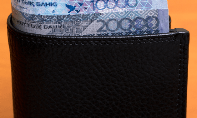 До 1,9 млн тенге: кому предлагают самые высокие зарплаты в Казахстане  