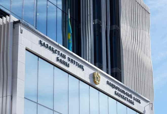 Выпущены в обращение новые коллекционные монеты Казахстана