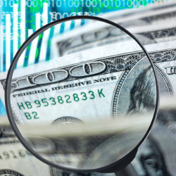 Доллар закрепился ниже 487 тенге по итогам торгов на KASE