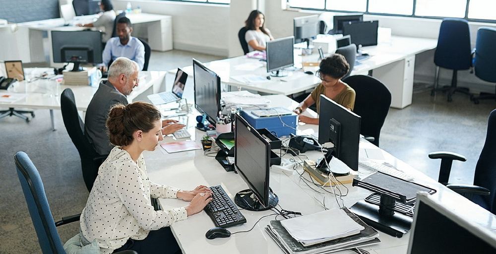 Нефть подешевела на $6 за несколько дней: какие риски это создает для тенге