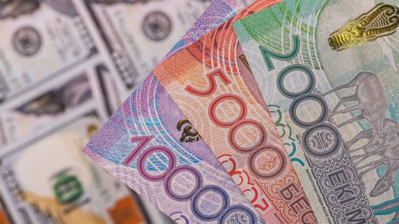 Тенге укрепился до ₸464,7 за доллар на фоне высокого спроса на госбумаги