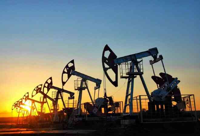 Нефть растёт, рынки под давлением долговых рисков