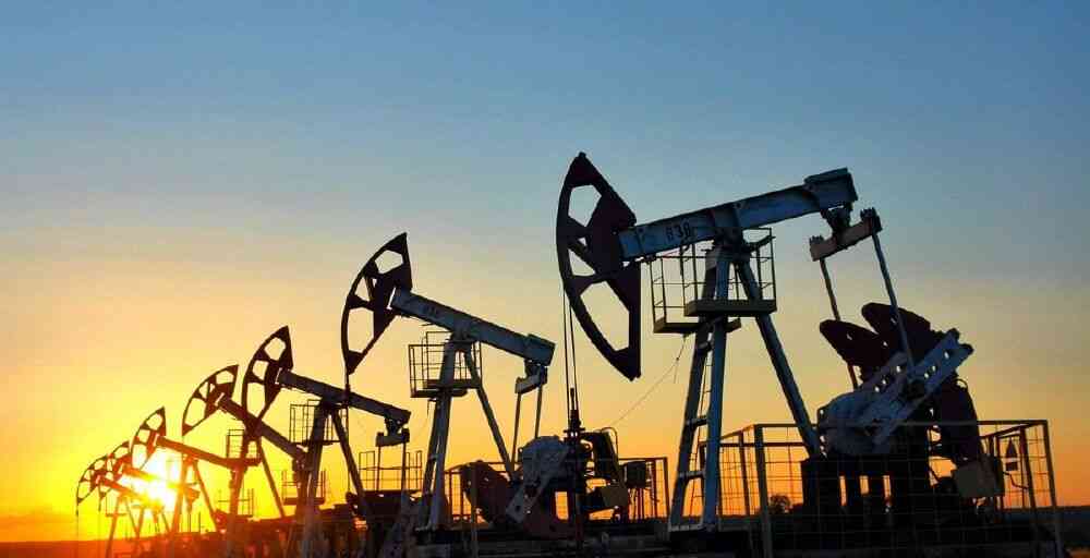 Нефть растёт, рынки под давлением долговых рисков