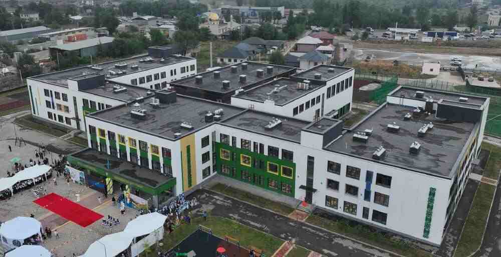 Қазақстан өңірлерінде жаңа мектептер мен теміржол вокзалдары ашылды