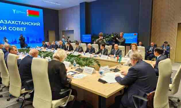Казахстан поставит в Беларусь 790 единиц коммерческой техники на $30 млн