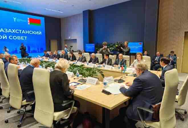 Казахстан поставит в Беларусь 790 единиц коммерческой техники на $30 млн